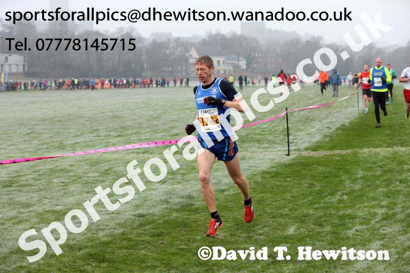 Veterans race, Durham Cathedral Cross Country Relays. Photo: David T. Hewitson/Sports for All Pics
